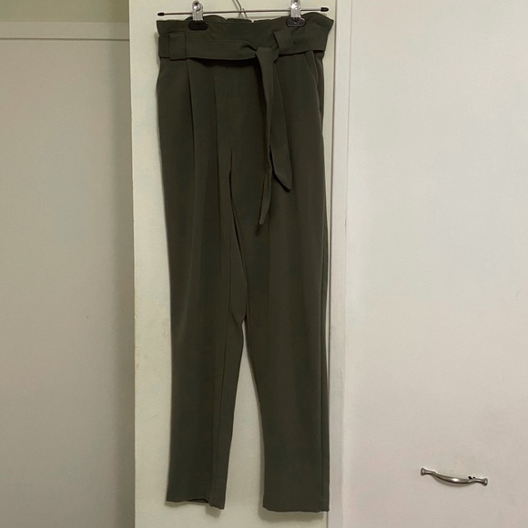 Tie front ruffle waist pants - Picture 3 of 3